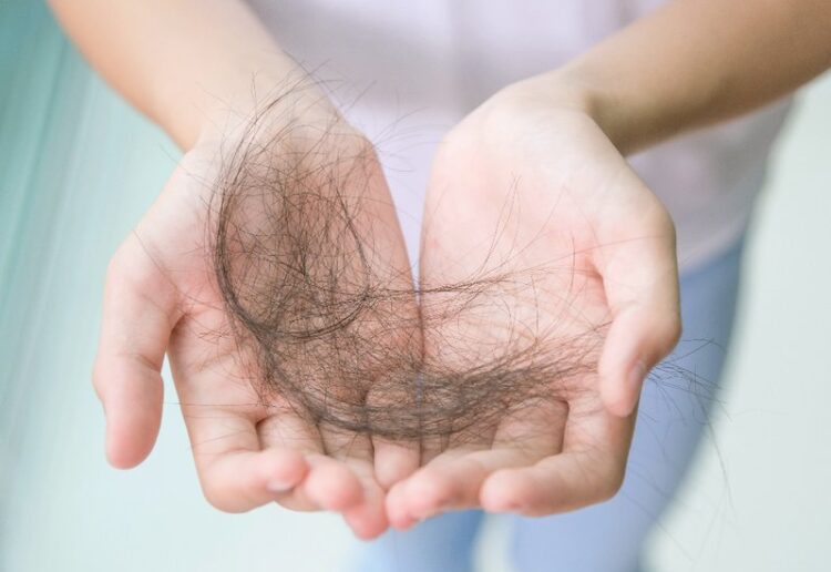 Mơ thấy rụng tóc hói đầu, trọc đầu là điềm gì ? đánh con gì ?